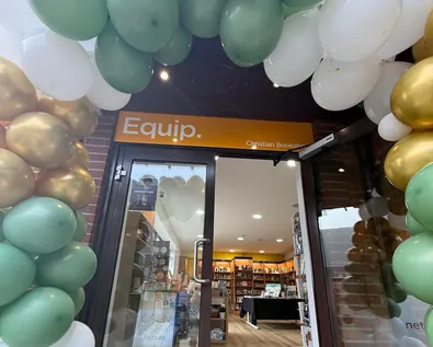 New bookstore bucks trend