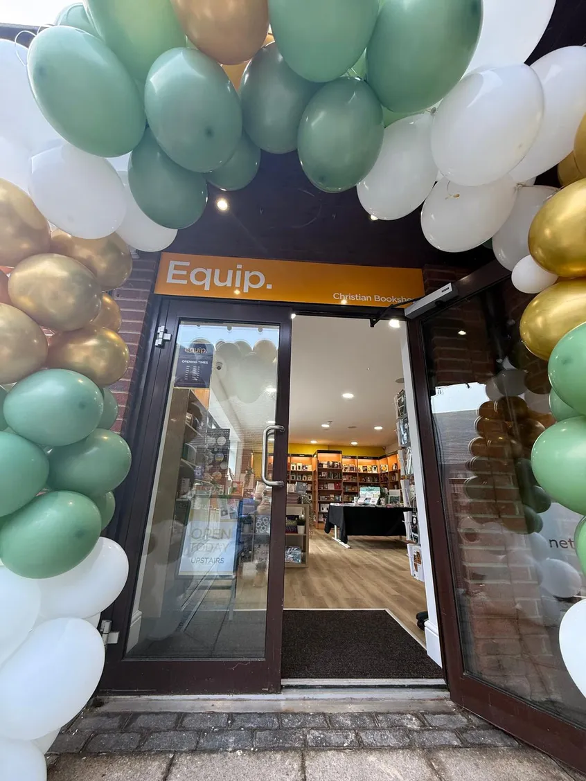 New bookstore bucks trend