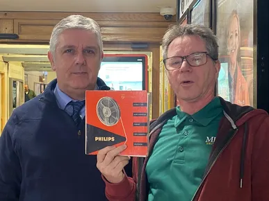 Tâp unigryw Cymraeg MLJ wedi’i ddarganfod