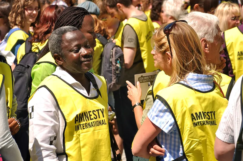en responds to Amnesty criticism