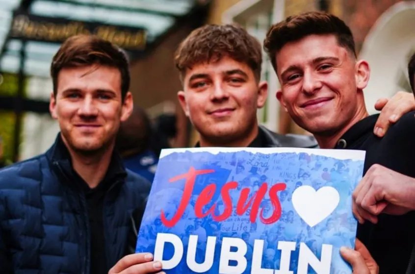 Thousands march for Jesus in Dublin