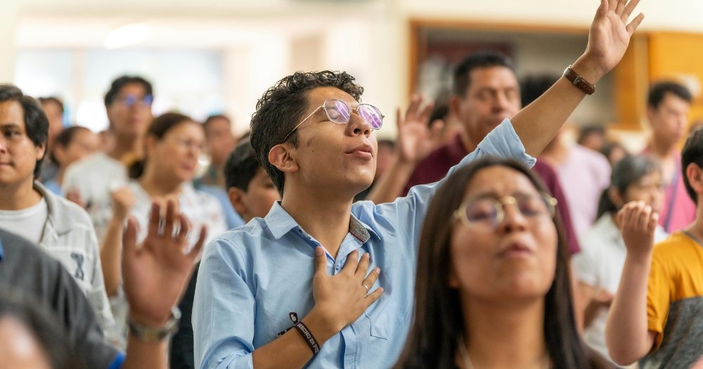 Nearly a third of UK evangelicals are new, survey finds